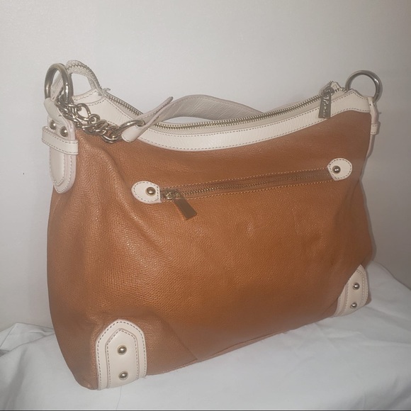 πΈ Guess Mariano Tan Gold Go-To Shoulder Bag - Picture 2 of 14